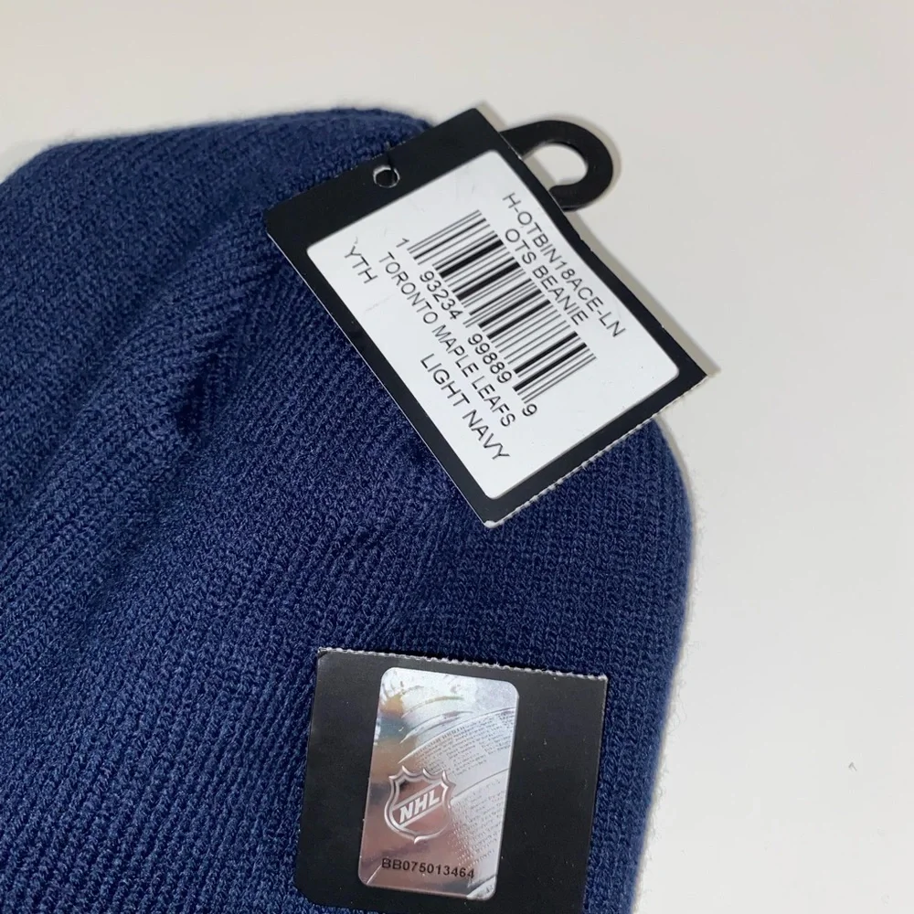 NWT Toronto Maple Leafs youth‎ hat